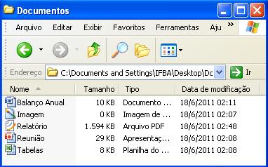 7) Considerando a figura abaixo, que mostra uma janela do Microsoft Windows XP, julgue os itens que se seguem: a) Os arquivos contidos na pasta Documentos estão sendo apresentados, de cima para