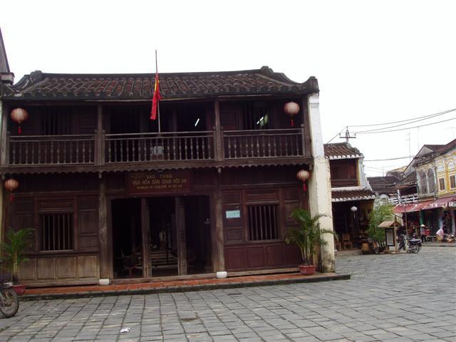 Cerâmica, a mansão de Tan Ky e o Pagode de Chua Ong.