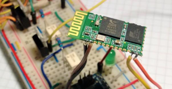 Arduino Lab 12 Detector de passagem por zero e controle de ângulo de disparo Parte 2: Controle por aplicativo e Bluetooth Neste Lab trabalharemos na montagem de um aplicativo para Android, utilizando