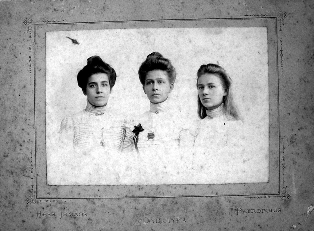 Sylvie, Edmée e Maria Luísa, filhas de Luiz Cruz.