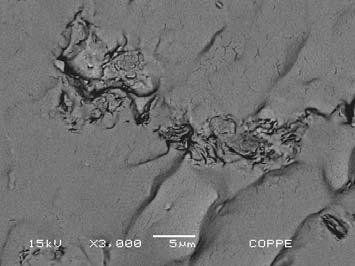 poliuretanos (NWPU s) As Figuras 75, 76, 77 e 79 apresentam as micrografias das