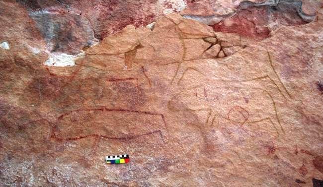 136 Figura 65: Sítio Toca do Amâncio, Parque Nacional Serra da Capivara, PI. Mancha gráfica, zoomorfos, figura de contorno aberto.