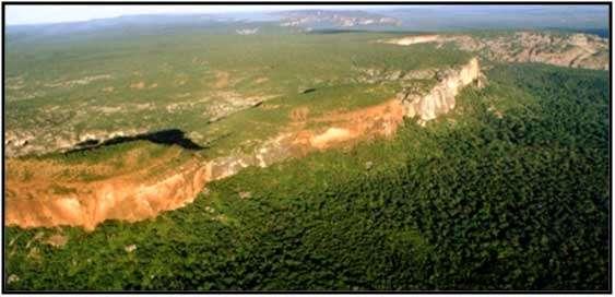 86 Figura 30: Vista aérea do Parque Nacional Serra da Capivara