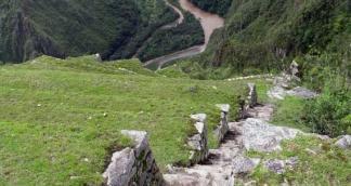 673,00 Aproveite toda a beleza da Trilha Inca e conheça os principais complexos arqueológicos da região, junto com os passeios Cusco Arqueológico e o Valle Sagrado dos Incas.