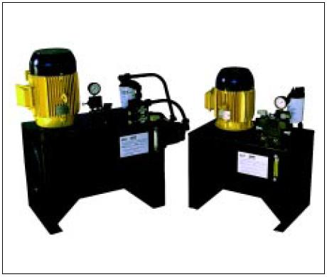 Hidráulica Componentes de um Sistema Hidráulico Reservatório Hidráulico possui a função de conter ou armazenar o fluido hidráulico de um sistema.