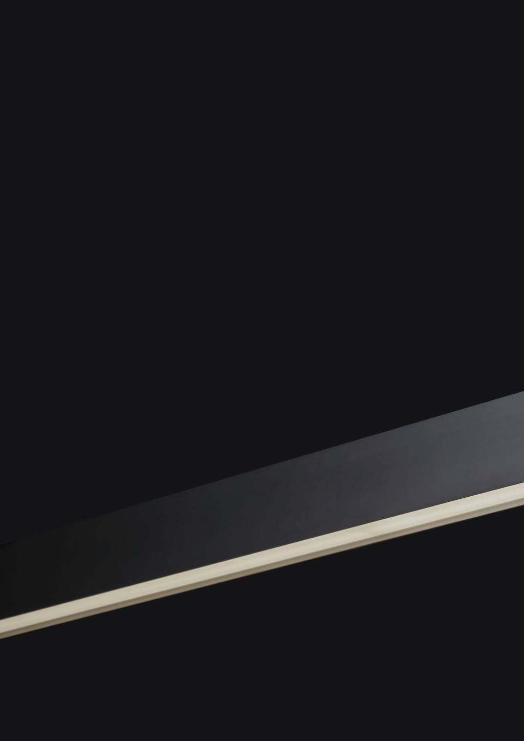 U45 Design: Eduardo Souto de Moura U45 é uma luminária versátil e fiável com a elegância própria de um produto assinado. A U45 é um perfil esguio e simples de proporções puras e escala perfeita.