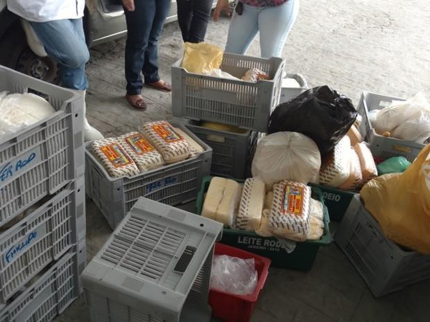 16/03/2017 Adagro apreende quase 500 quilos de queijos vencidos em Canhotinho, PE Produtos estavam vencidos e alguns sem registro na Adagro ou Ministério.