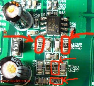 RESISTORES SMD A constante miniaturização dos equipamentos eletrônicos levou a criação de uma tecnologia chamada Surface Mounting Devices, mais conhecida como SMD.