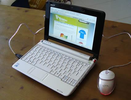 Análise ao Acer Aspire One Date : 19 de Setembro de 2008 O surgimento de novos dispositivos móveis leves e fáceis de usar com uma ligação rápida à Internet, está a revolucionar a forma como cada um