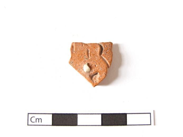 549 SP/97-97 Fragmento de parede de uma peça indeterminada de cerâmica fina não vidrada de pasta de textura compacta