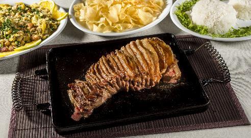 652 PICANHA INTEIRA R$ 154,30 R$ 158,00 Laminada, grelhada na hora. Servida de arroz branco, feijão tropeiro, batata chips, salada mista e molho vinagrete.