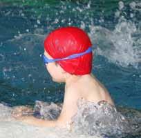 Meio Aquático A natação é uma atividade altamente recomendável em qualquer idade.
