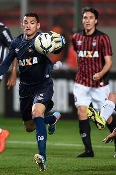 Goleiro Santos fez ótimas