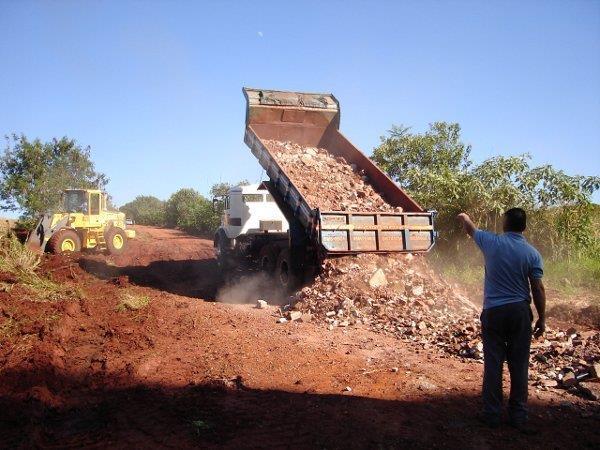 4. AS UTILIZAÇÕES DO PRODUTO RECICLADO O resíduo é gerado nas fases da construção, manutenção e reformas e demolição de edifícios.