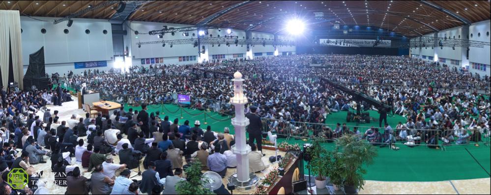 o Quinto Califa da Comunidade Islâmica Ahmadia, Sua Santidade, Hadrat Mirza Masroor Ahmad concluiu a 42ª Convenção Anual (Jalsa Salana) da