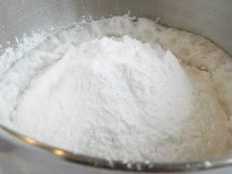 13 Açúcar de Confeiteiro Glaçucar Cristais homogêneos: peneiragem + comum: grãos finos e irregulares