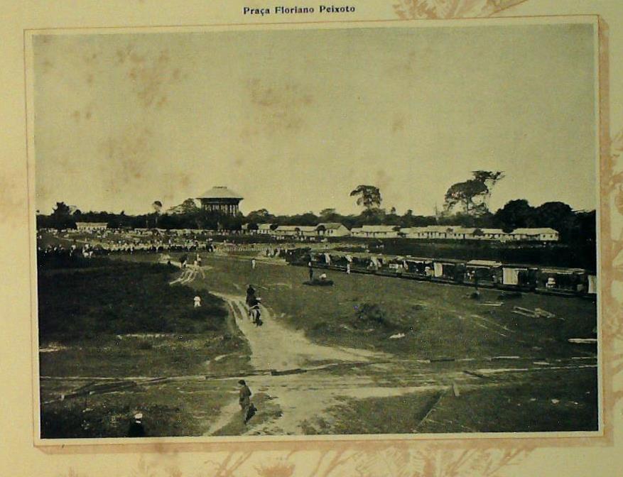 65 (...) lembro-me bem, já em 1912, as lutas no field do largo de São Braz. Não havia arquibancadas nem gradís, apenas uma corda separava a assistência dos jogadores.