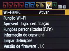 280 px (2,5 MP) e 720 x 480 px (0,3 MP) :: Monitor: fixo de 3 polegadas (0,9 MP) :: Visor: pentaespelho (cobertura 95%; magnificação 0,8x) :: Carta o de memo ria: SD/SDHC/SDXC :: Objetiva: encaixe