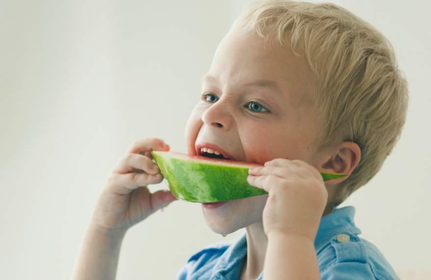 alimentos com alto poder nutritivo que muitas vezes não chamam tanta atenção das crianças como frutas e legumes.