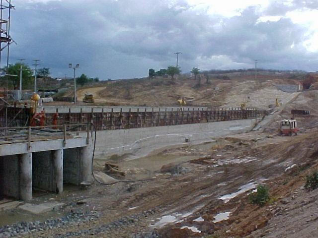 ASPECTOS CONSTRUTIVOS DE BARRAGENS COM CCR