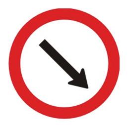 (D) proibido transitar. (E) estacionamento regulamentado. Questão 46 O significado da placa é: (A) bifurcação. (B) via lateral à esquerda.