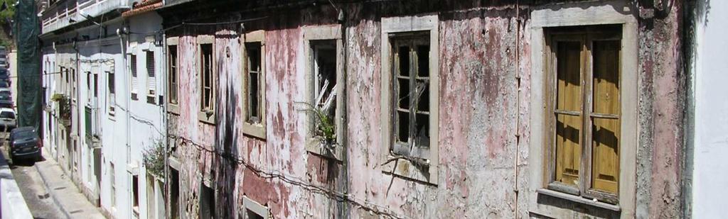 da casa corrente coimbrã de transição do Século XIX para o XX.