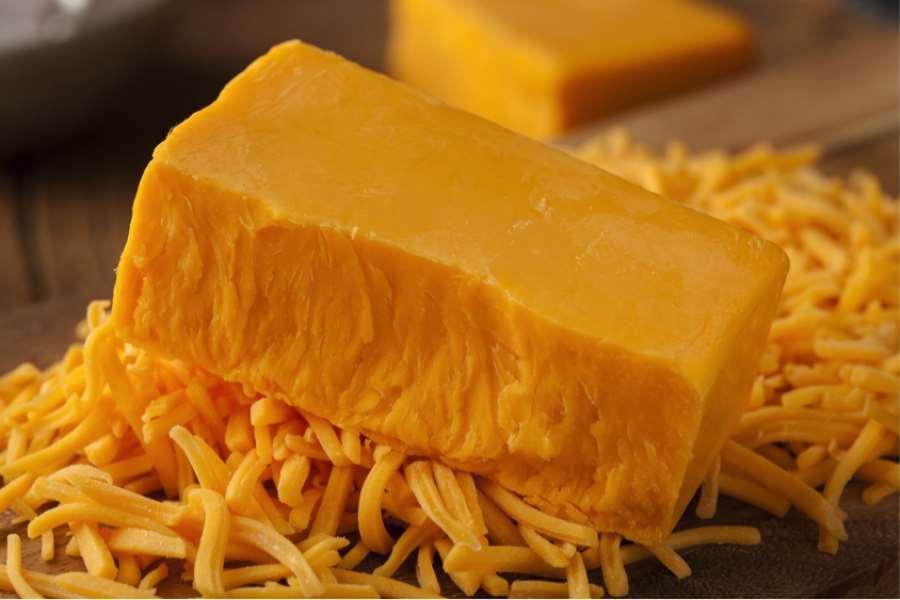 em diversos tipos de queijo Minas Camembert Mussarella QUEIJOS FUNDIDOS