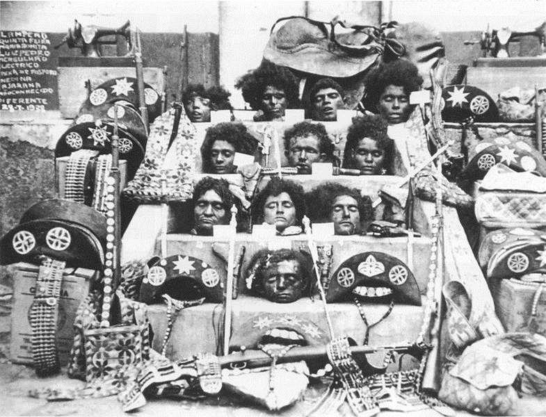 As cabeças dos cangaceiros incluindo Lampião e Maria Bonita Em 08 de Julho de 1938, termina a era do cangaço no Brasil, com a morte, em Sergipe, de seu último líder, Lampião.