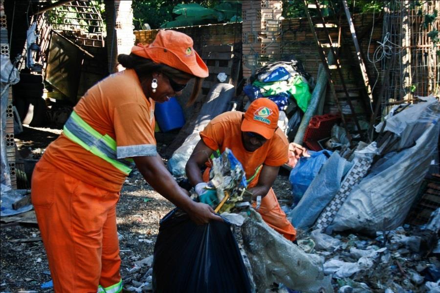 FOCOS DE LIXO E O COMBATE AO AEDES AEGYPIT No município, as ações de combate ao mosquito Aedes Aegypit são