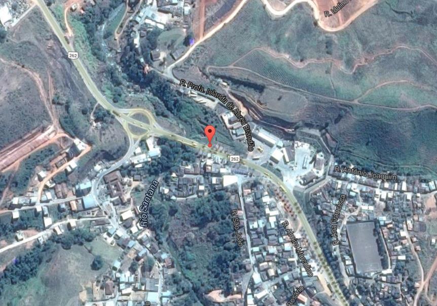 170 Figura 50 - Localização do km 95,9 da BR-262/MG Fonte: Google maps (2015) Observa-se na Figura 50 que se trata de um trecho urbano, com uma interseção