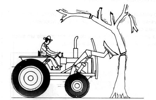 10 - Nunca empurre uma árvore seca, porque os galhos secos poderão cair sobre o operador. Neste caso é aconselhável usar um cabo de aço ou corrente e puxar à distância.