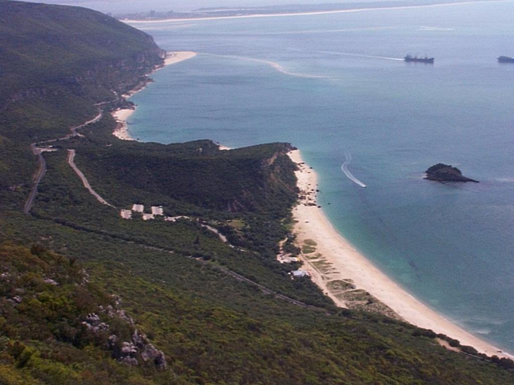 território nacional pois confirma a migração para Oeste do orógeno alpino, devido á colisão entre as placas africana e euroasiática, desde o Cretácico superior no Centro da Europa 3 - mostra uma taxa