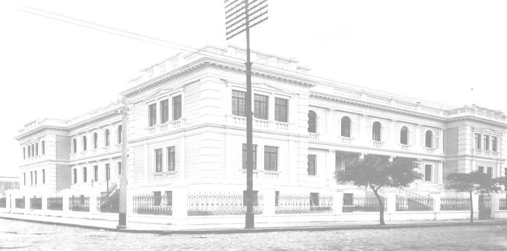 Figura 6: Edifício da Escola Normal, inaugurado em 1922. Estado do Paraná, localizado na rua Emiliano Perneta.