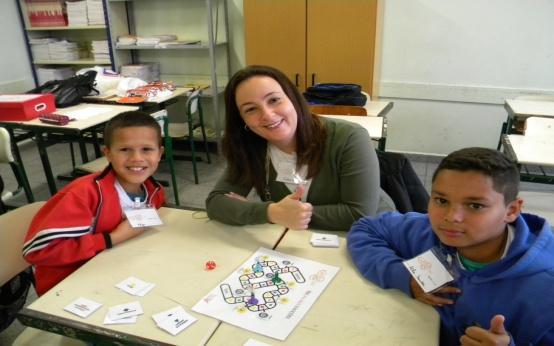 Educação é o grande foco das ações de Responsabilidade Corporativa da Siemens Programa de Voluntariado FY 2014: 8 macroprojetos; 580 voluntários; 10.000 beneficiados; 12.