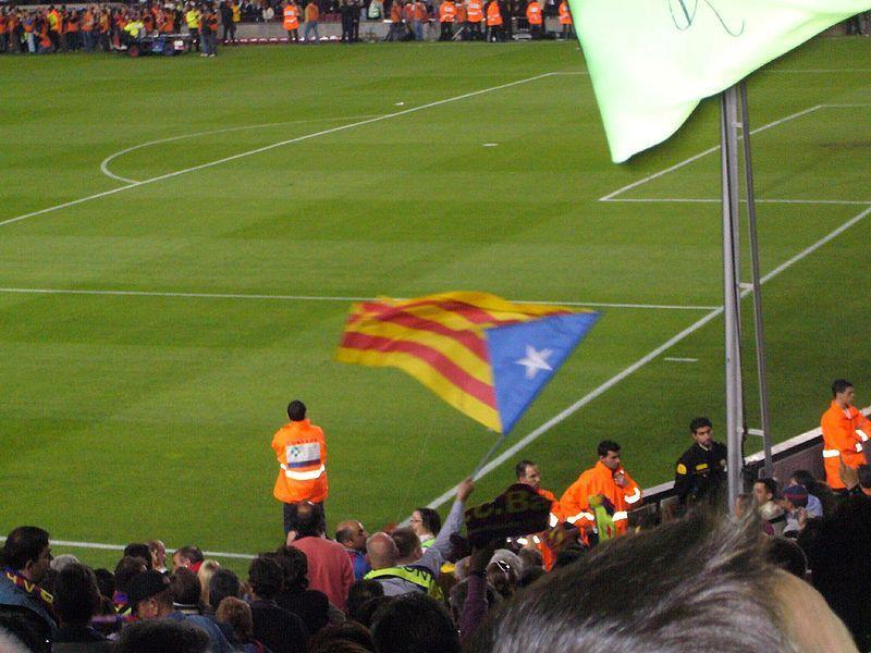 O mesmo acontece com o clube Barcelona, agremiação alocada na cidade de mesmo nome, na região da Catalunha também no nordeste da Espanha.