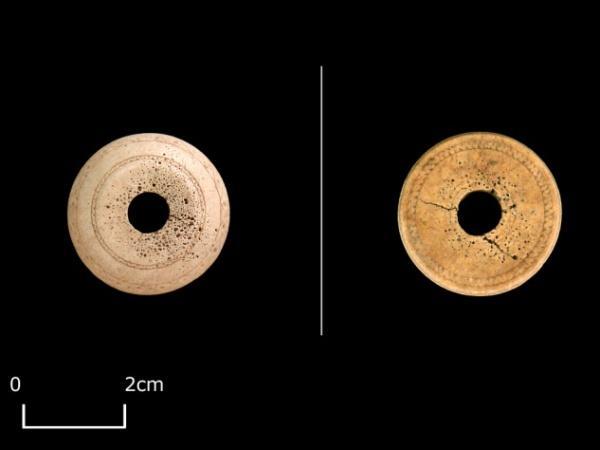 Conjunto artefactual Transições - Estética islâmica Forma de panela sem asas, de perfil em S, presente em contextos de transição ou estritamente emirais (séc. VIII-IX).