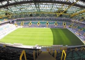 ESTÁDIO DO DRAGÃO Futebol Clube do Porto 2 auditórios (100 + 200 pessoas) 3 salas (100 pax cada) Sala VIP (capacidade até 500 pax) Sala de Jantar (capacidade 20-250 lugares) Sala de Reuniões