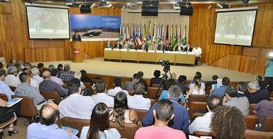 Então, esse encontro acontece num momento oportuno, em que estamos reunidos com especialistas de todo o Brasil para aprofundarmos os conhecimentos e estabelecer pilares para que nos próximos anos