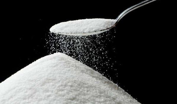 Diminui o consumo de açúcar O suco detox pode ser visto como uma opção para substituir o consumo de refrigerantes ou, até mesmo, de sucos industrializados.