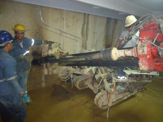 rosqueada a luva metálica e