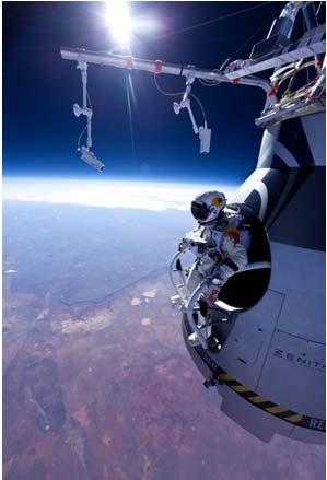 .. Austríaco sky diver Felix Baumgartner, 43 anos; Pulou da