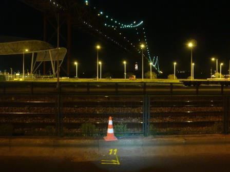 º km Na Avenida 24 de Julho, sentido contrário ao do trânsito, 7 metros depois da Catenária 02/10 que está no início da Fundação Oriente.