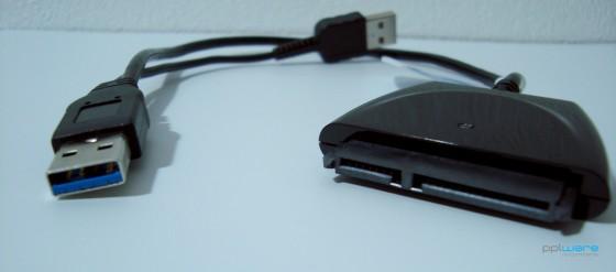 Ao ligar o disco ao adaptador USB, há acesso apenas ao espaço do SSD e não existe qualquer referência ao HDD (nem sequer está em funcionamento quando ligado via USB).