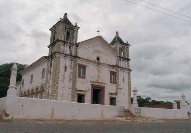 Para muitos estudiosos, o período histórico da Igreja em Minas inicia-se em 16 de julho de 1696, quando se ergue uma cabana no local onde hoje se localiza a cidade de Mariana.