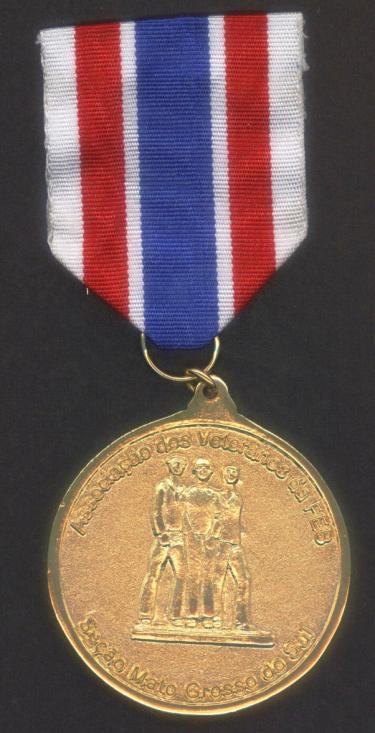 14 Recebimento de Medalha e Diploma A ANVFEB de Mato Grosso do Sul, na pessoa do seu Presidente, o Veterano
