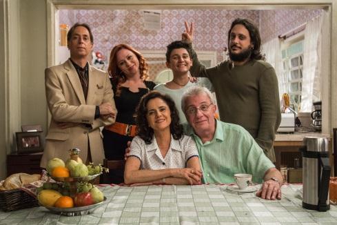 No episódio final, a família Silva se reúne em frente à TV para assistir a um novo programa da TV Globo: A Grande Família!