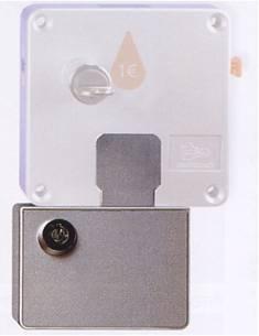 Os cartões de controlo de acesso às instalações, com ou sem banda magnética, podem ser adaptados, sem