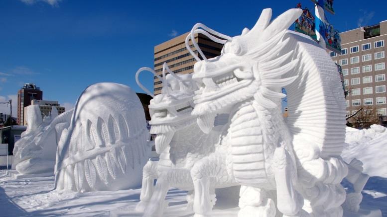 DESTAQUES DO ROTEIRO: ESCULTURAS DE GELO HOKKAIDO SNOW FESTIVAL Em Sapporo acontece o Festival de Neve que apresenta grandes esculturas de gelo que variam