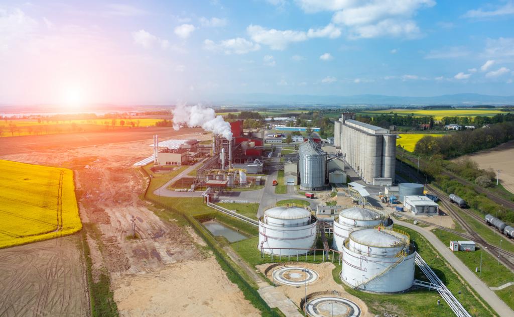 Biocombustíveis Tamar Roitman / Fernanda Delgado A) Produção A produção de etanol anidro e hidratado em março/217 superou em 143,5% e 122%, respectivamente, a produção de fevereiro/217.
