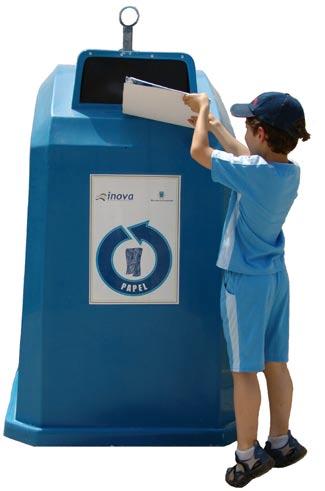 Papel e Cartão Onde depositar? Uma vez separados em casa, os resíduos de papel e cartão devem ser colocados no Contentor Azul do Ecoponto (Papelão).